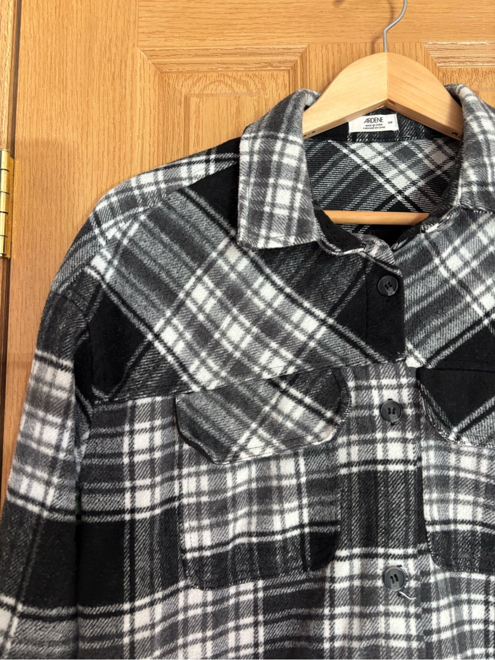 Ardene Black & White Oversized Plaid Button-Down Shirt - Picture 6 of 14